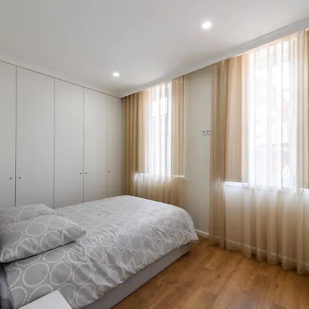 Apartament Maria De Lurdes *
