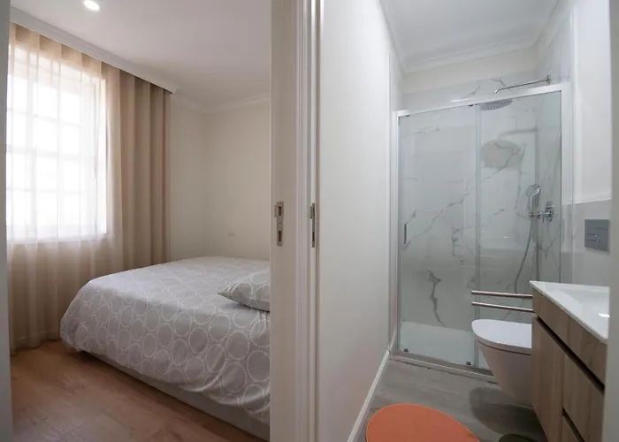 Maria De Lurdes 귀마레스